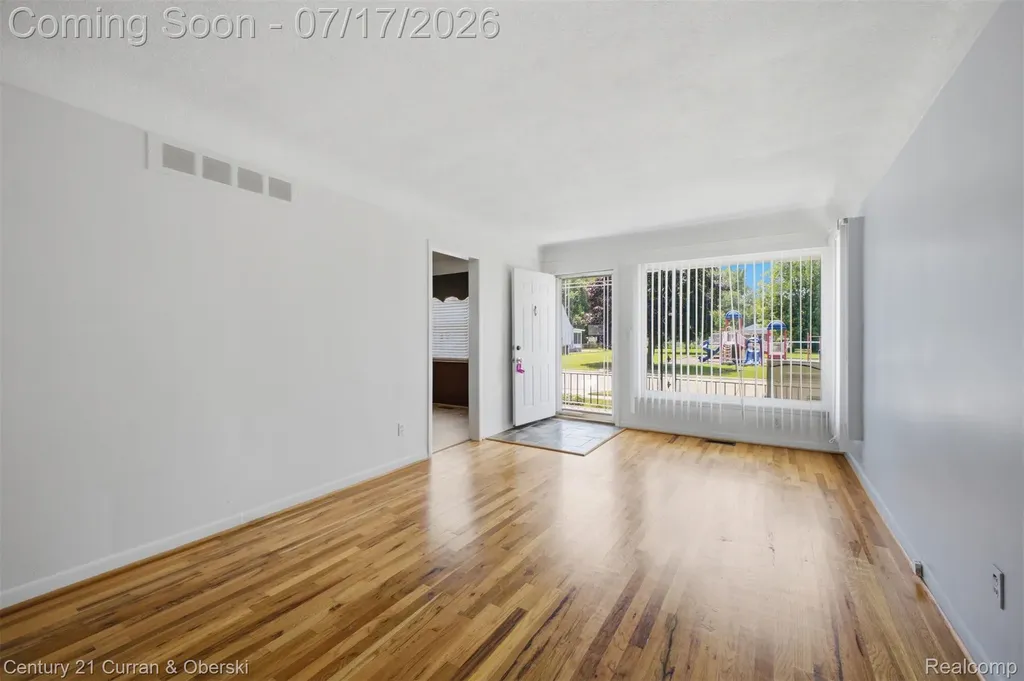 15924 Hanover Avenue Allen Park City MI 48101