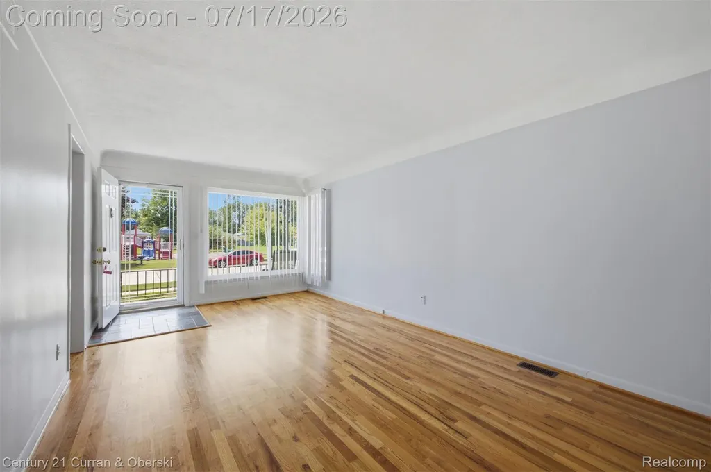 15924 Hanover Avenue Allen Park City MI 48101