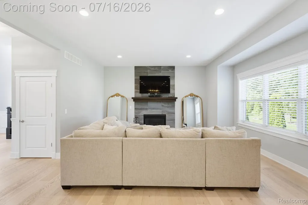 50226 Kapalua Drive Macomb Township MI 48042