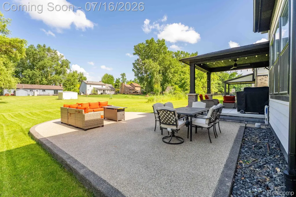 50226 Kapalua Drive Macomb Township MI 48042