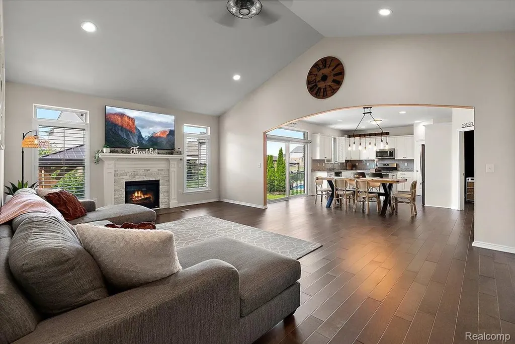 18026 Player Dr Drive Macomb Township MI 48042