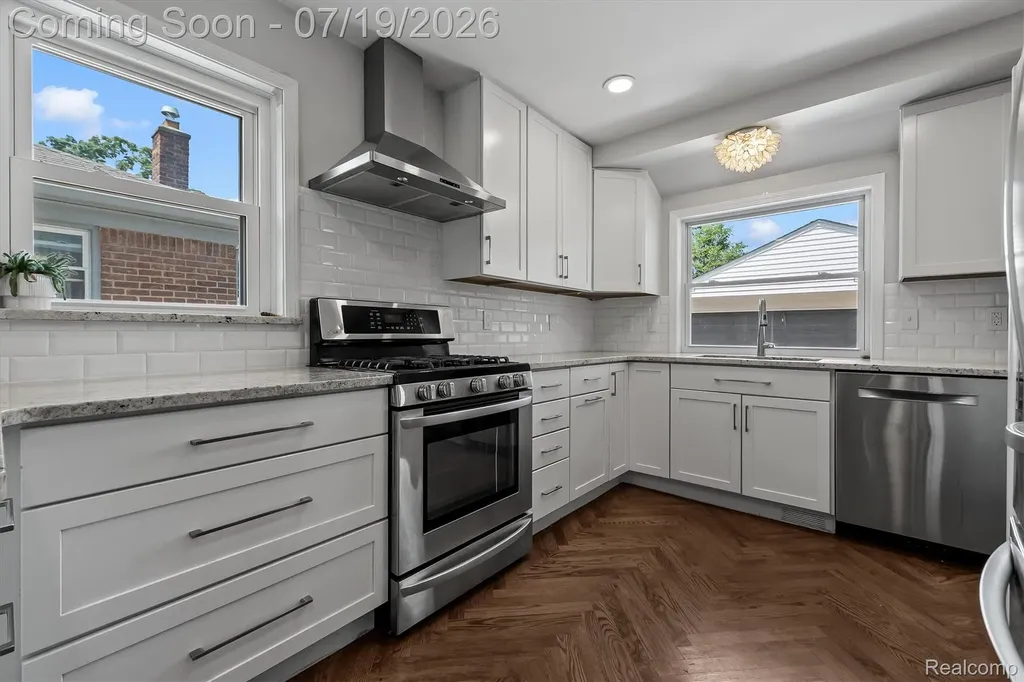502 W Sunnybrook Drive Royal Oak City MI 48073
