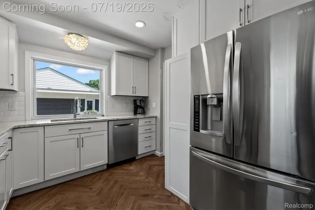 502 W Sunnybrook Drive Royal Oak City MI 48073