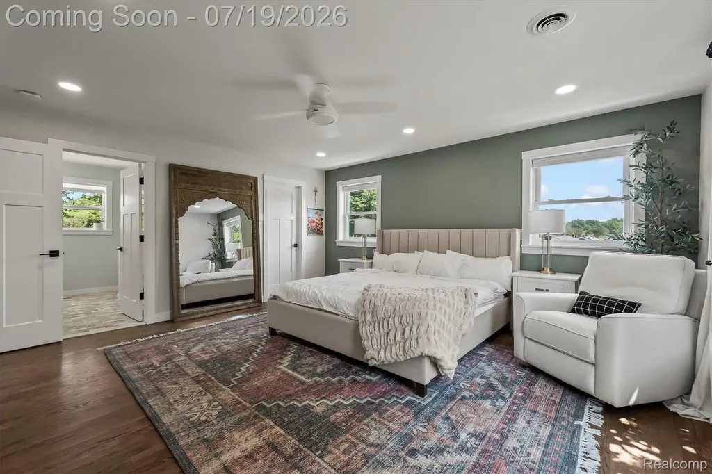 502 W Sunnybrook Drive Royal Oak City MI 48073