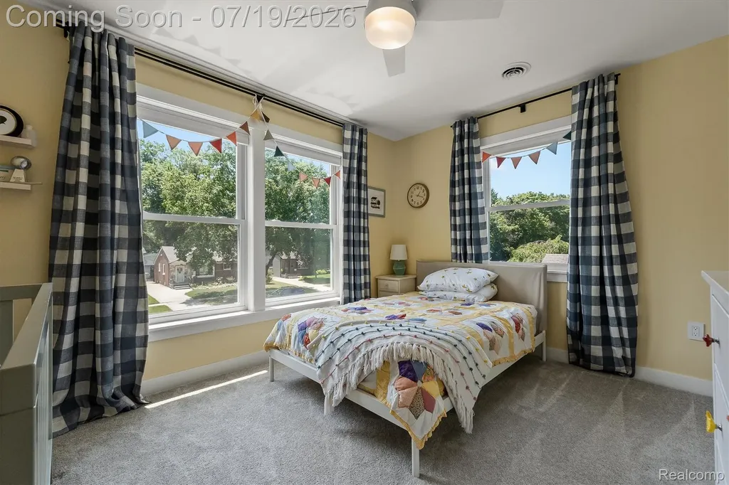 502 W Sunnybrook Drive Royal Oak City MI 48073