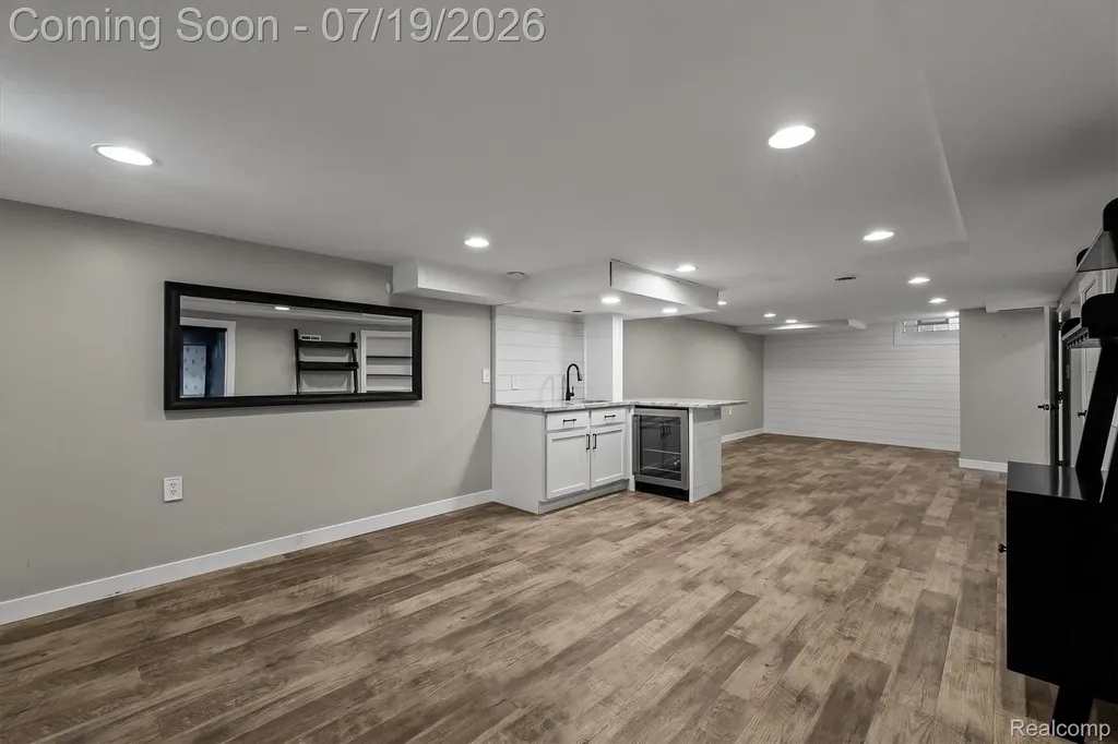 502 W Sunnybrook Drive Royal Oak City MI 48073