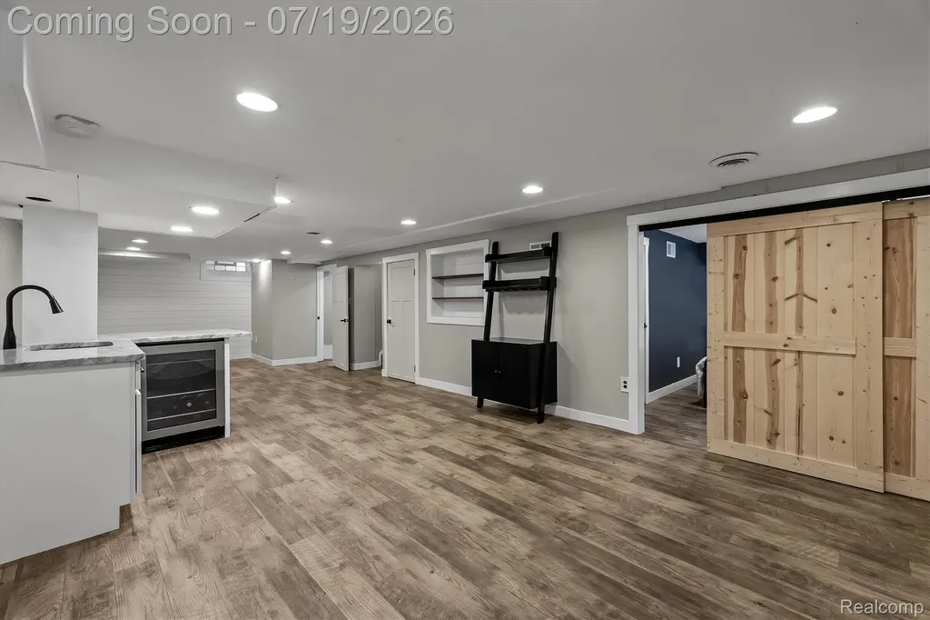 502 W Sunnybrook Drive Royal Oak City MI 48073