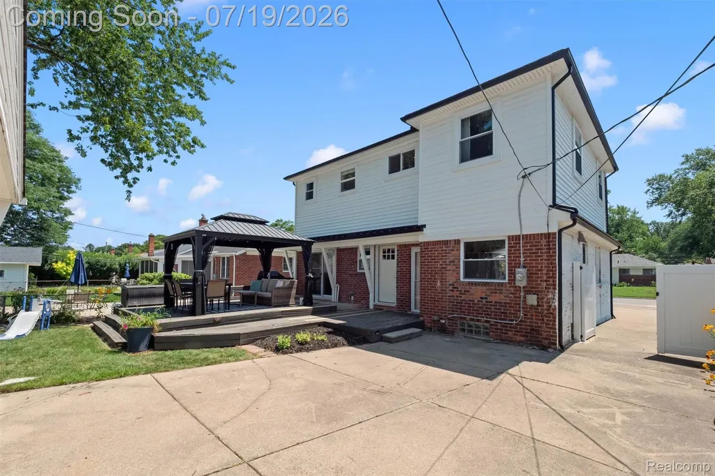 502 W Sunnybrook Drive Royal Oak City MI 48073