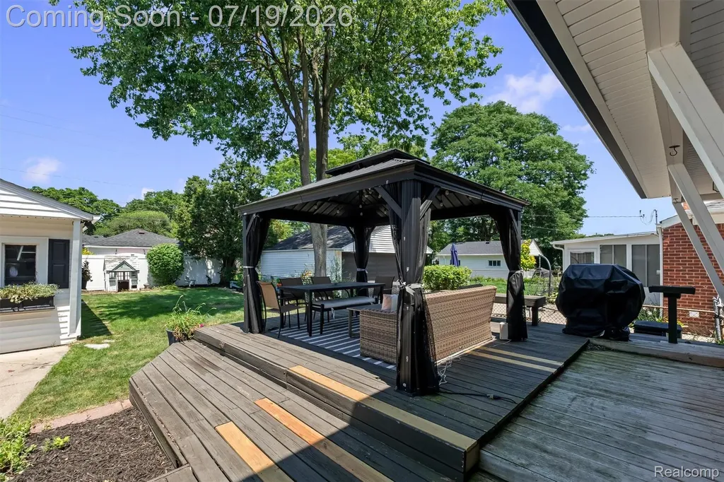 502 W Sunnybrook Drive Royal Oak City MI 48073