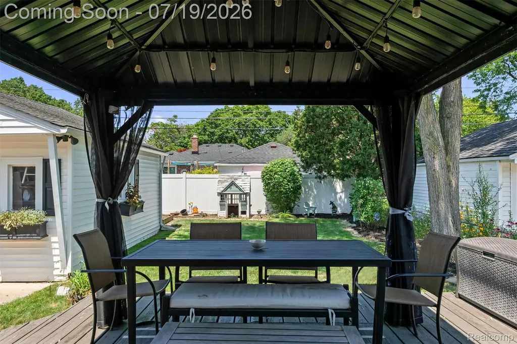 502 W Sunnybrook Drive Royal Oak City MI 48073