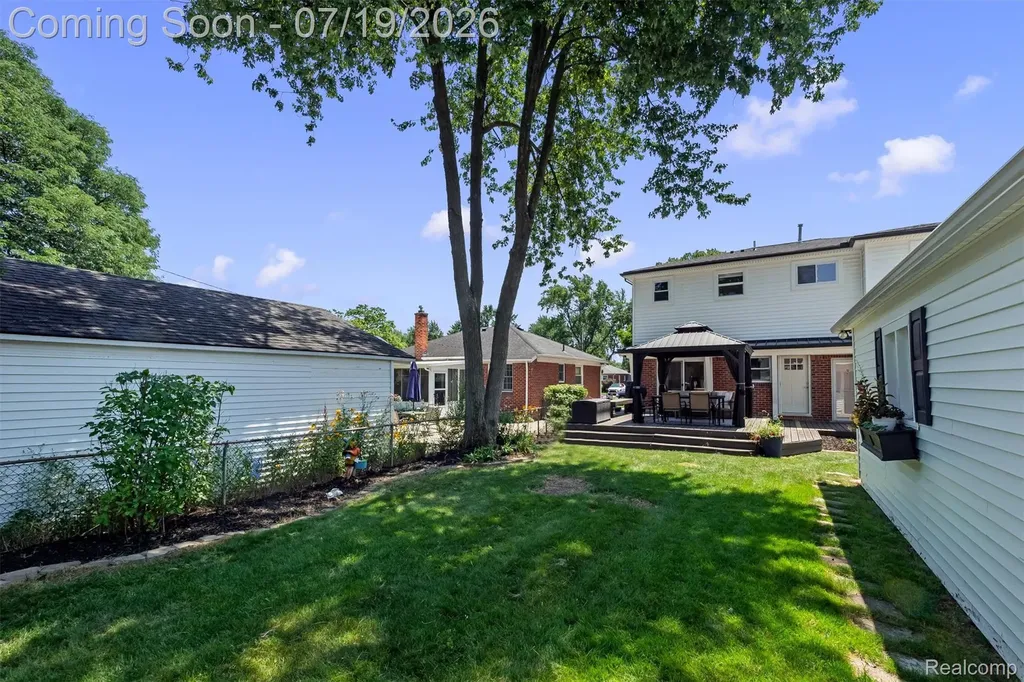502 W Sunnybrook Drive Royal Oak City MI 48073