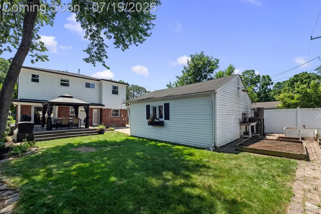 502 W Sunnybrook Drive Royal Oak City MI 48073