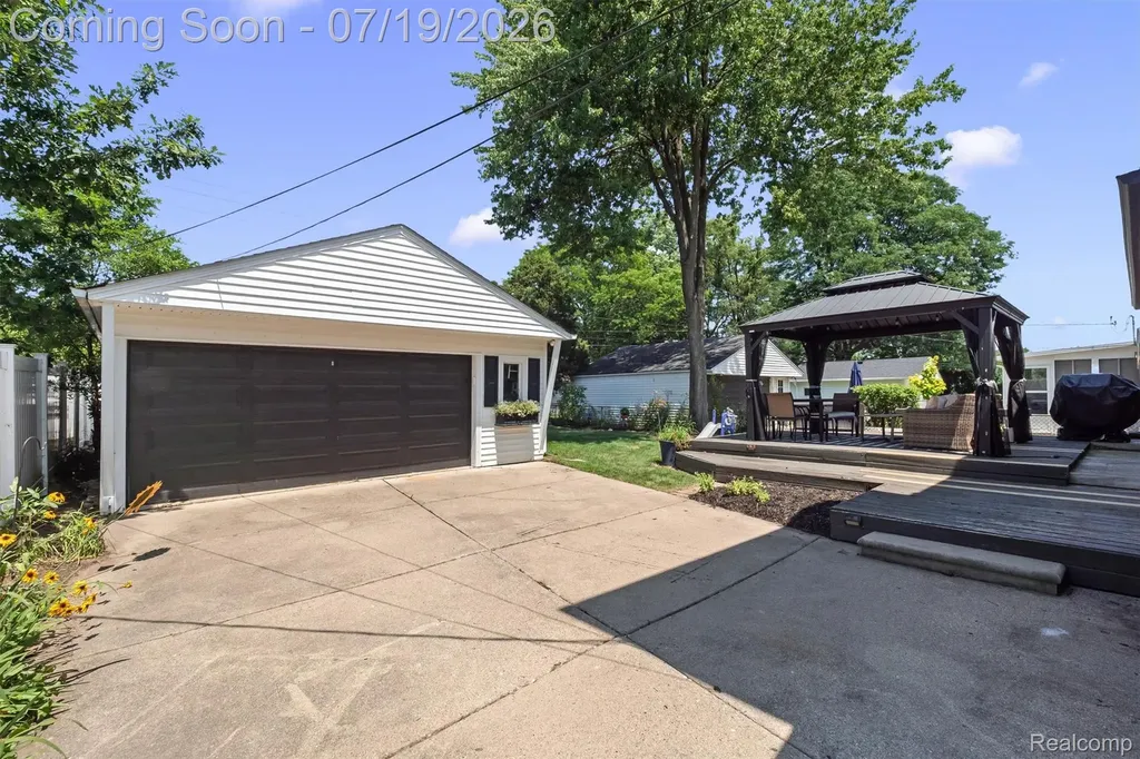 502 W Sunnybrook Drive Royal Oak City MI 48073