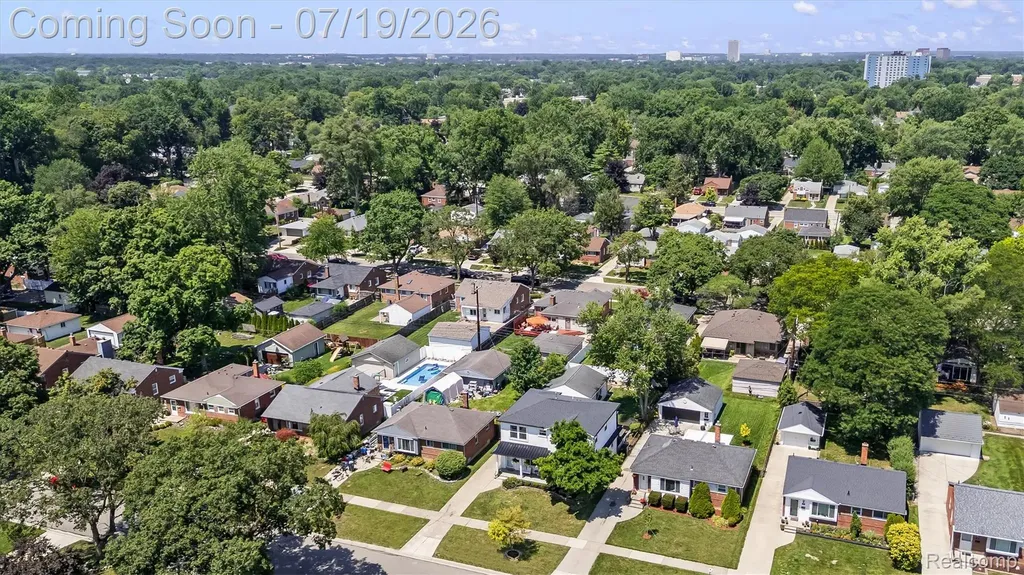 502 W Sunnybrook Drive Royal Oak City MI 48073
