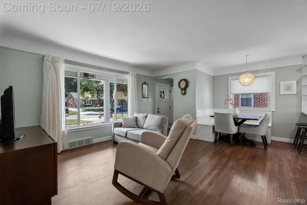 502 W Sunnybrook Drive Royal Oak City MI 48073