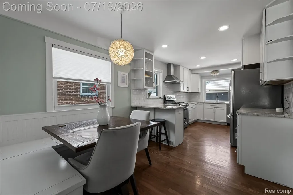 502 W Sunnybrook Drive Royal Oak City MI 48073