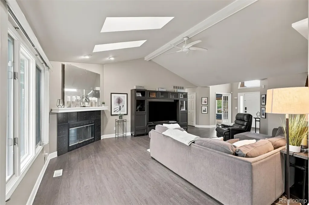 47676 Sandy Ridge Drive Macomb Township MI 48044