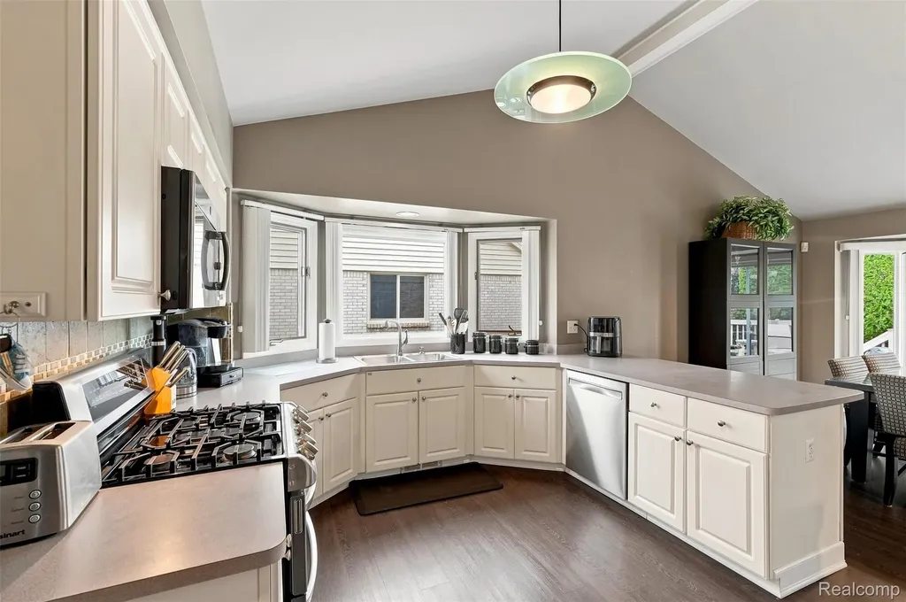 47676 Sandy Ridge Drive Macomb Township MI 48044