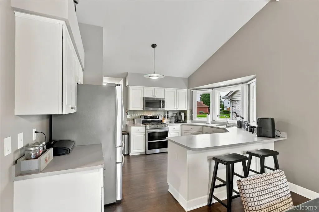 47676 Sandy Ridge Drive Macomb Township MI 48044