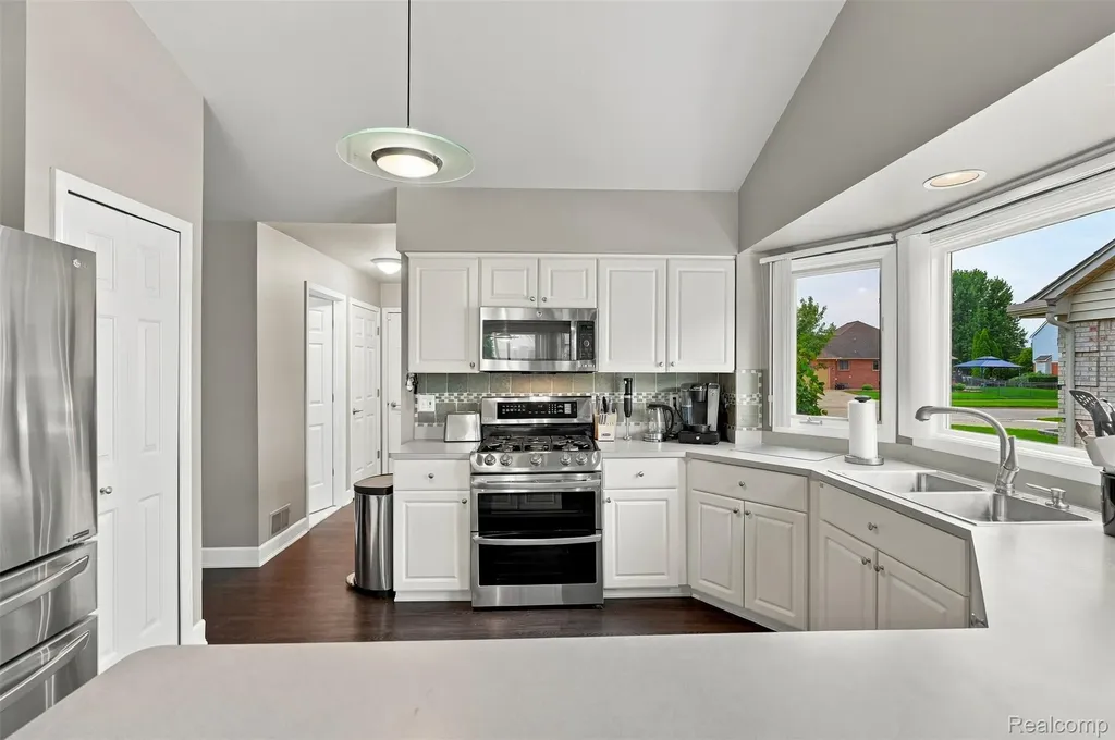 47676 Sandy Ridge Drive Macomb Township MI 48044