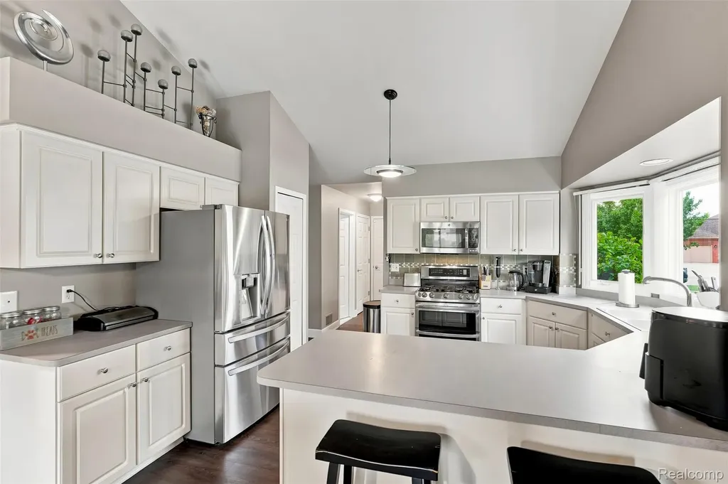 47676 Sandy Ridge Drive Macomb Township MI 48044