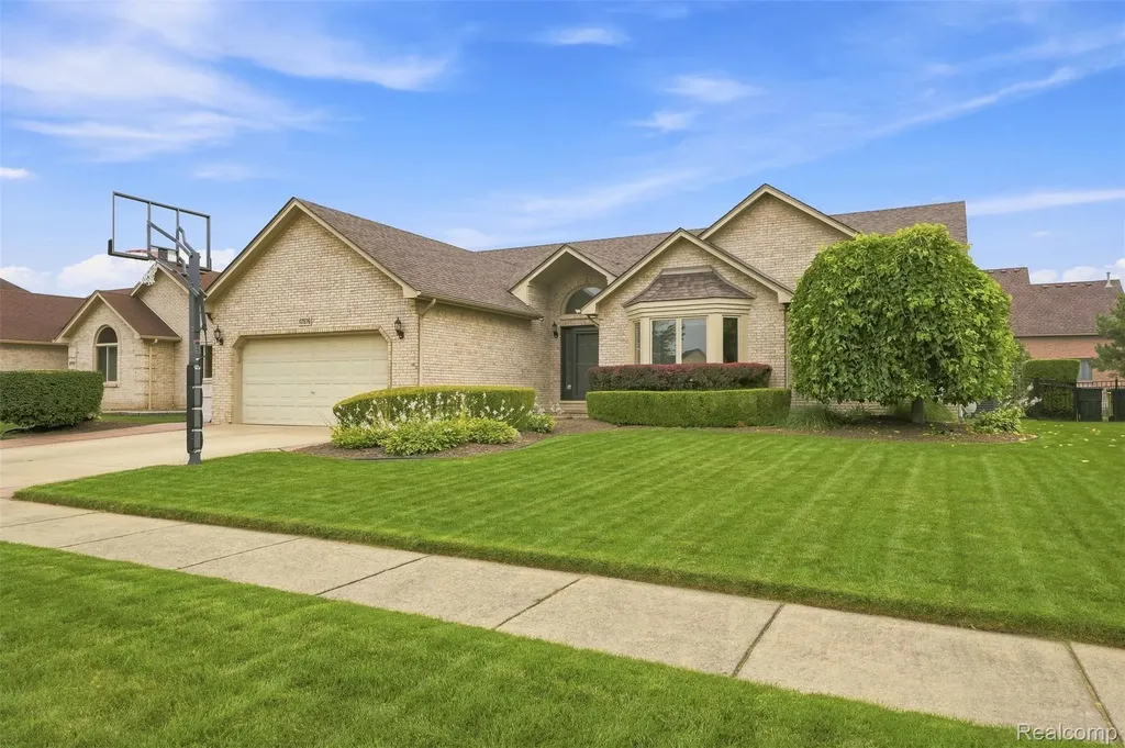 47676 Sandy Ridge Drive Macomb Township MI 48044