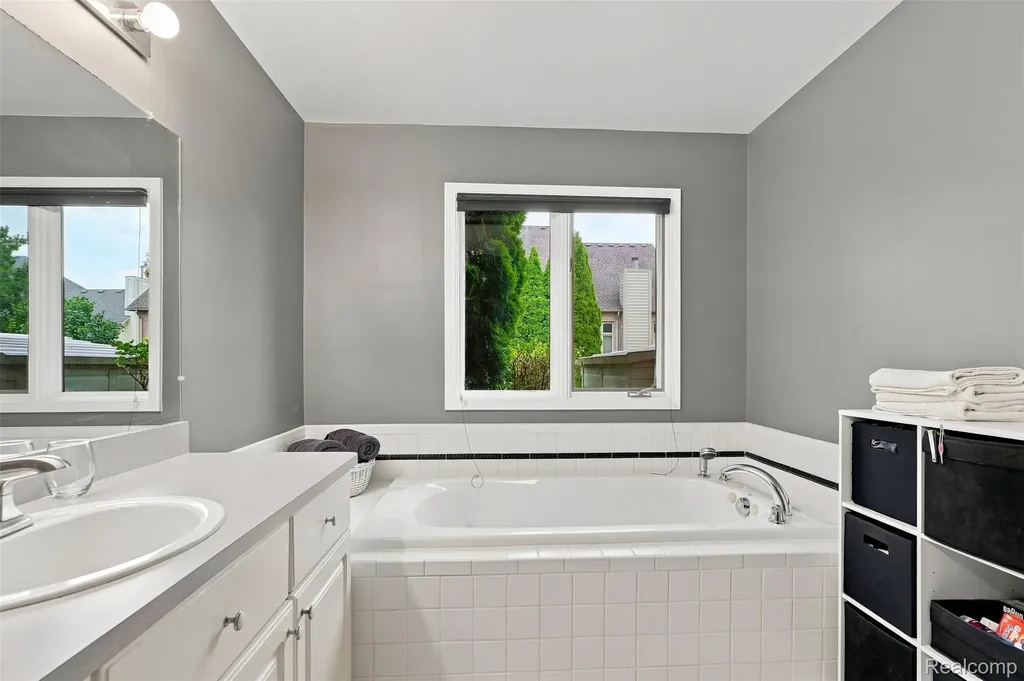 47676 Sandy Ridge Drive Macomb Township MI 48044