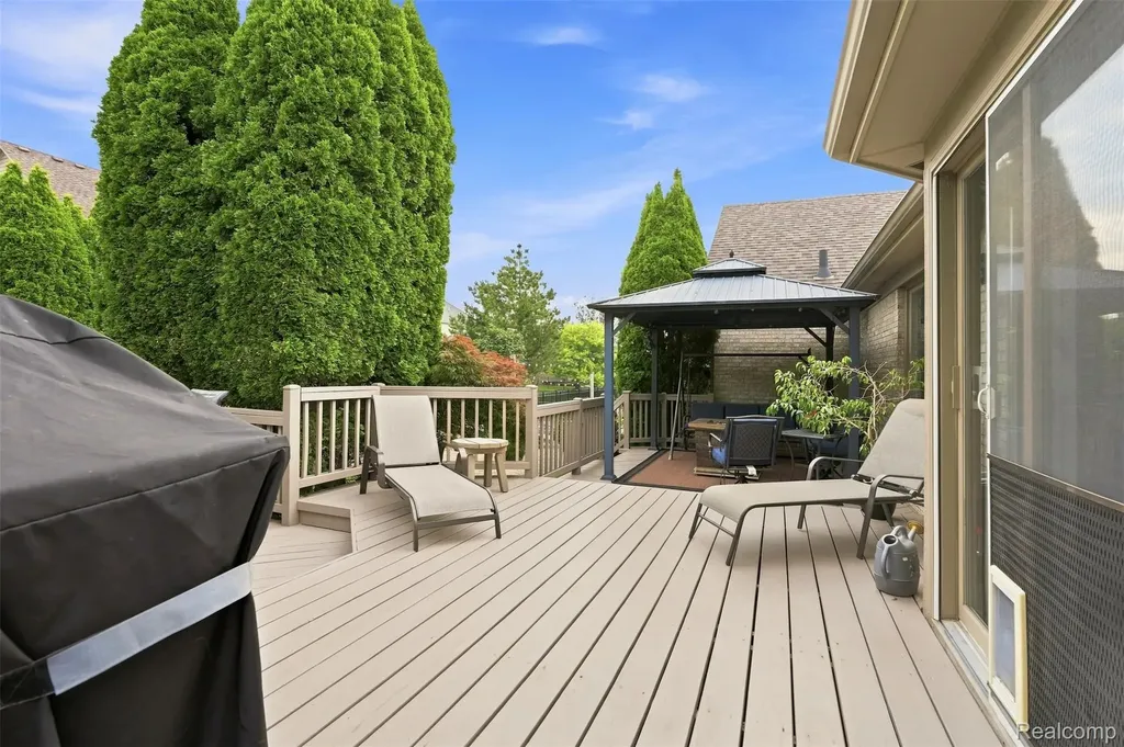 47676 Sandy Ridge Drive Macomb Township MI 48044