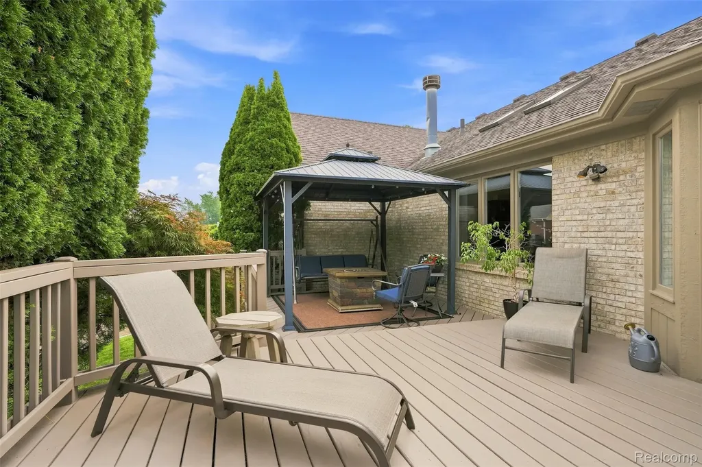 47676 Sandy Ridge Drive Macomb Township MI 48044