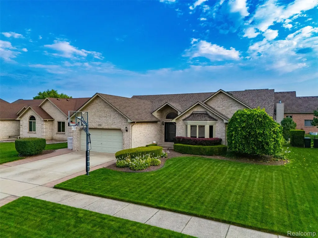 47676 Sandy Ridge Drive Macomb Township MI 48044