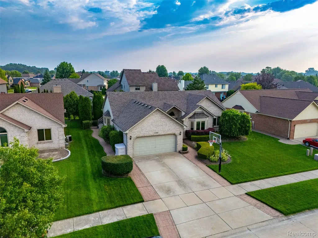 47676 Sandy Ridge Drive Macomb Township MI 48044