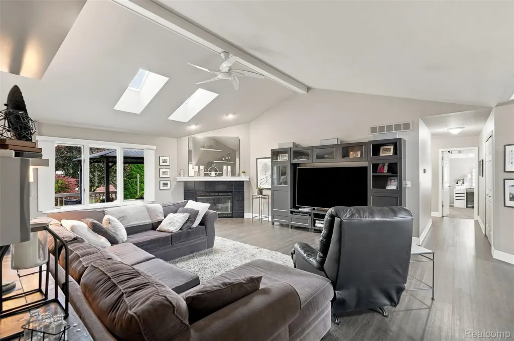 47676 Sandy Ridge Drive Macomb Township MI 48044