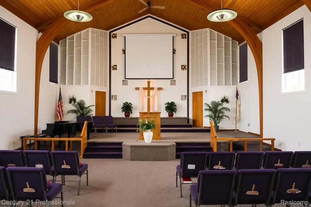 11771 Newburgh Road Livonia City MI 48150