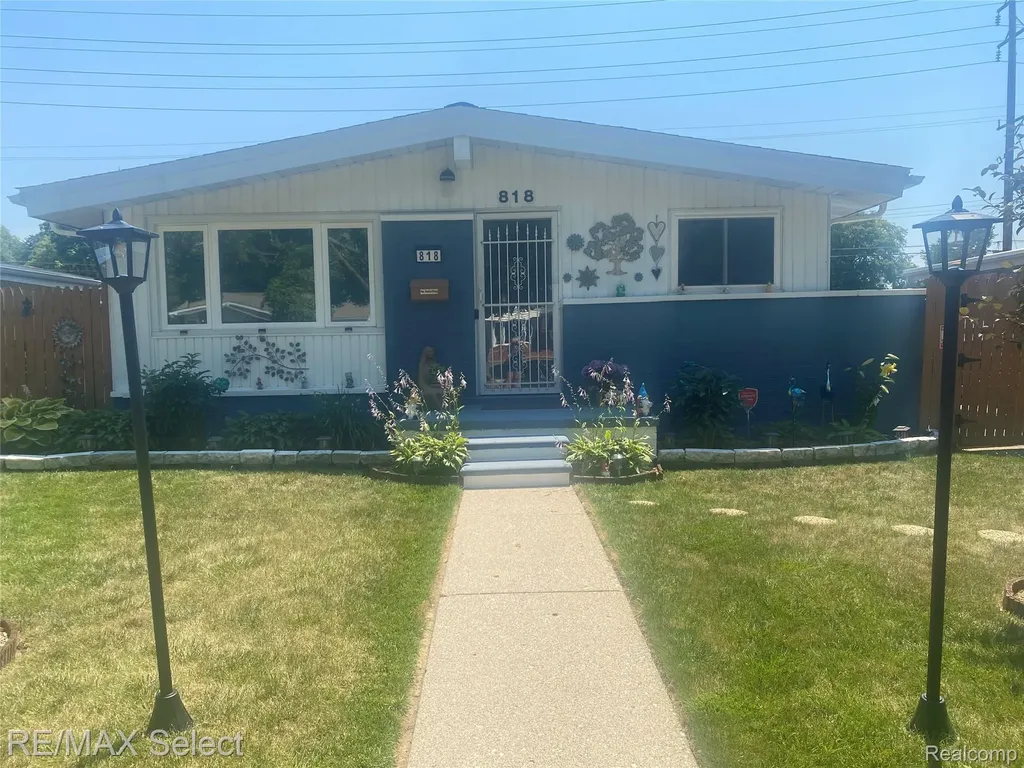 818 Mckeighan Avenue Flint City MI 48507