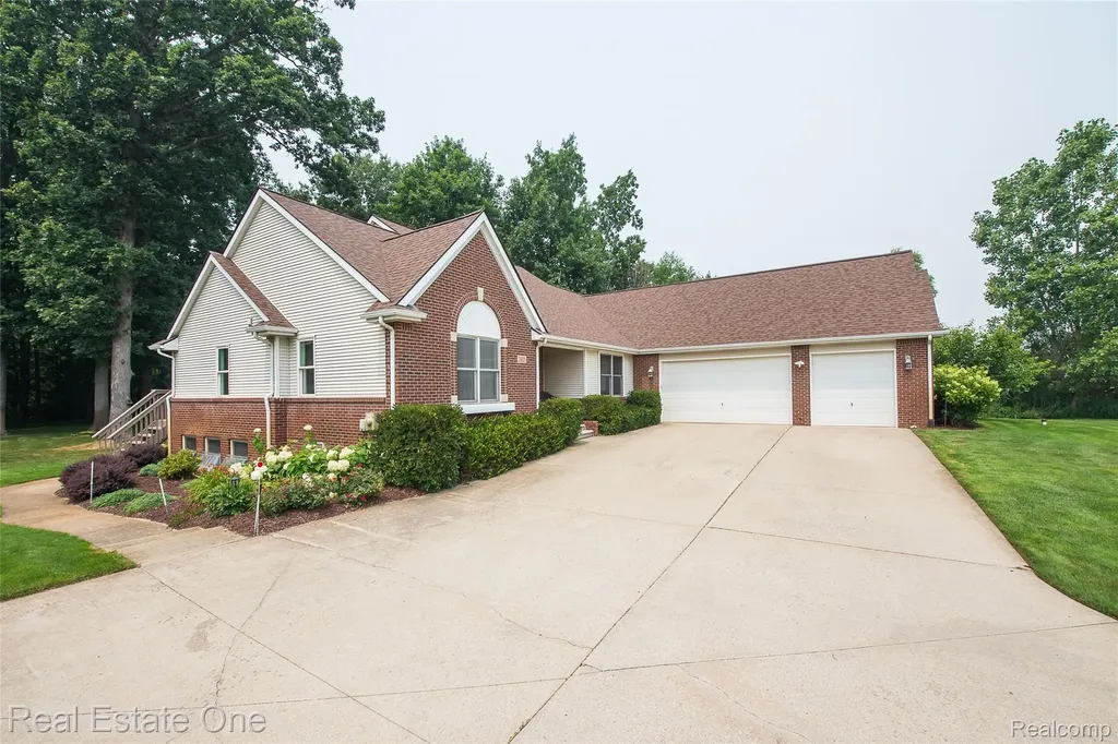 28625 Coyote Court Lyon Charter Township MI 48165