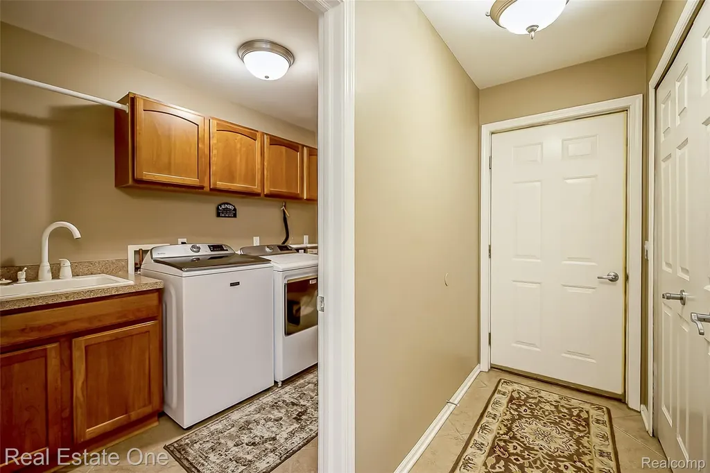 28625 Coyote Court Lyon Charter Township MI 48165