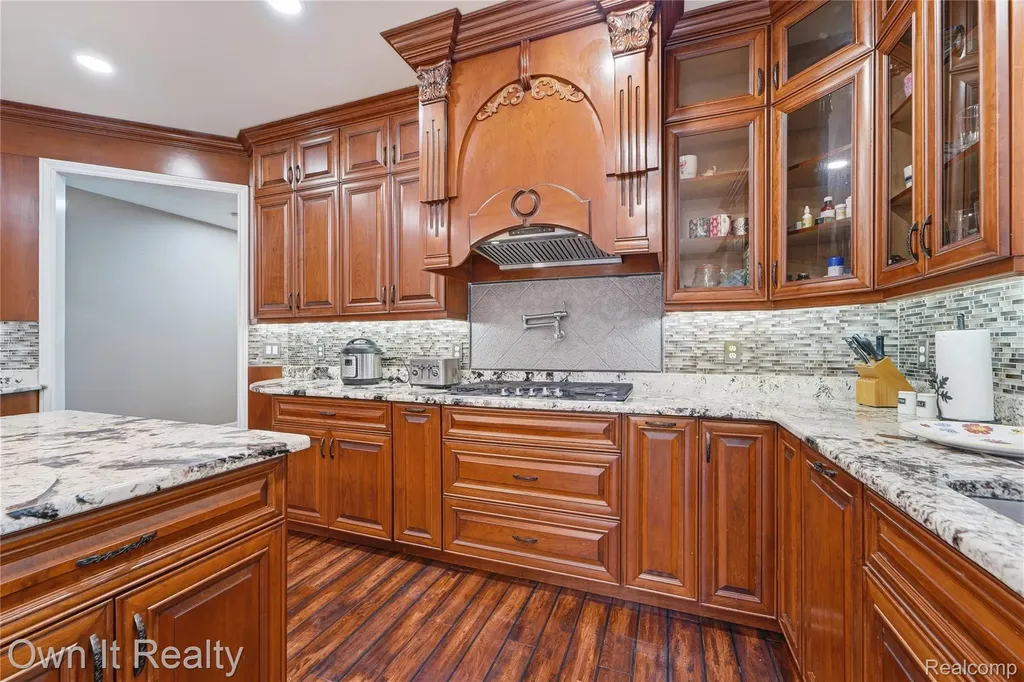 48280 Gladstone Road Canton Charter Township MI 48188