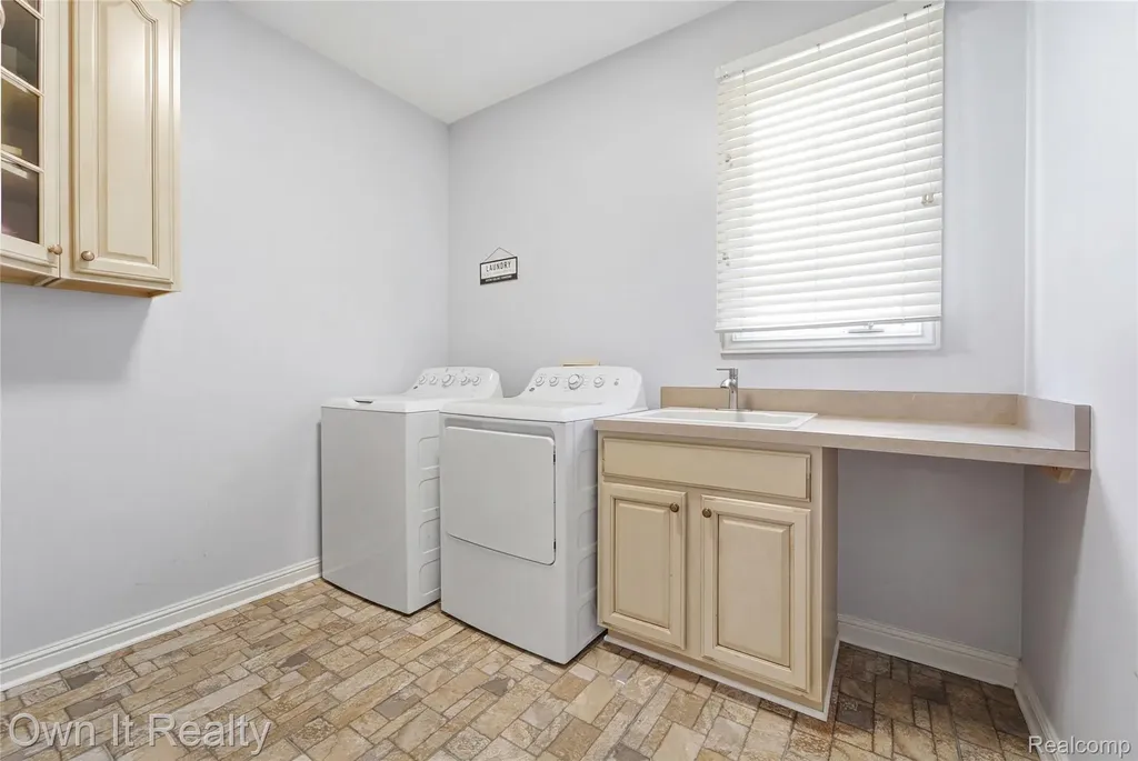48280 Gladstone Road Canton Charter Township MI 48188