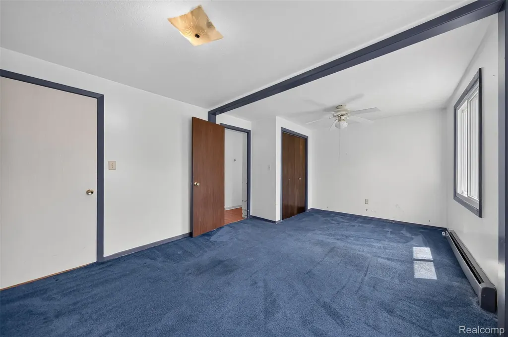 2340 Hester Court Keego Harbor City MI 48320