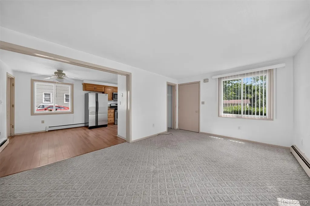 2340 Hester Court Keego Harbor City MI 48320