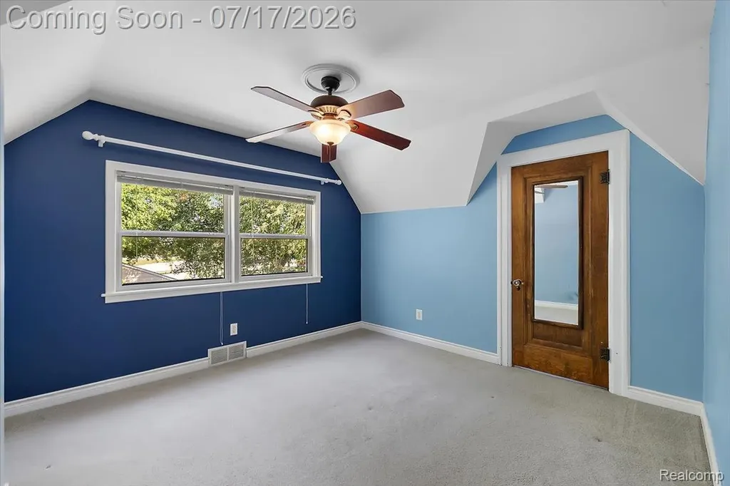 676 W Coy Avenue Hazel Park City MI 48030