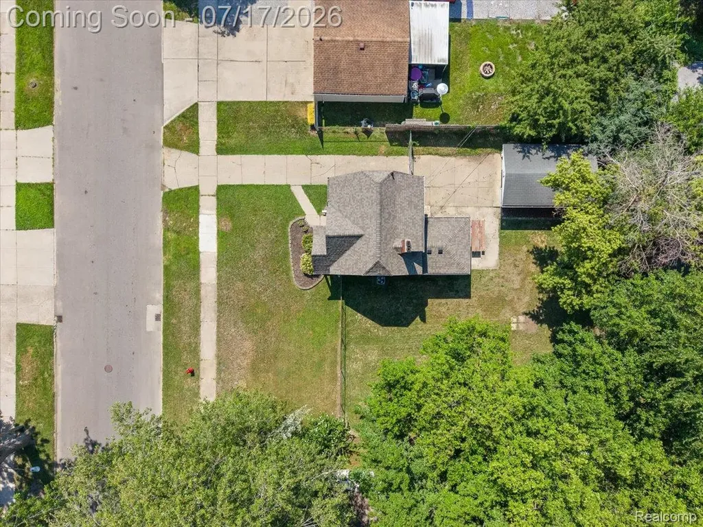 676 W Coy Avenue Hazel Park City MI 48030