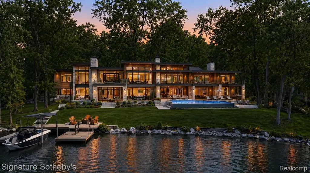 9485 Lakeview Drive Dexter Township MI 48169