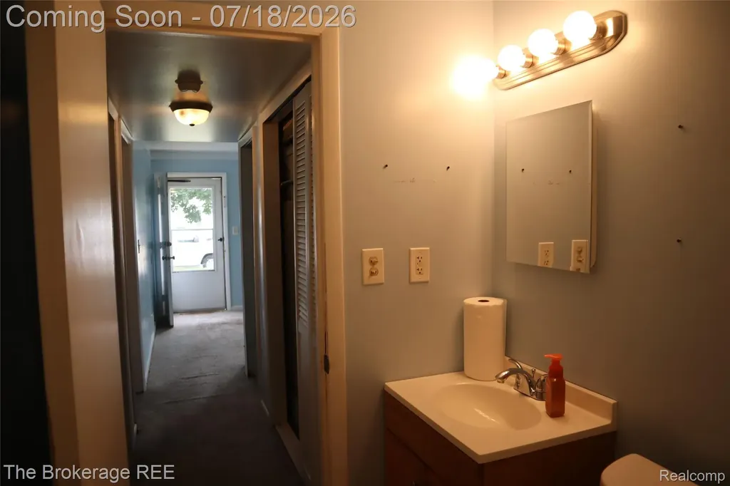 34861 John Street Wayne City MI 48184