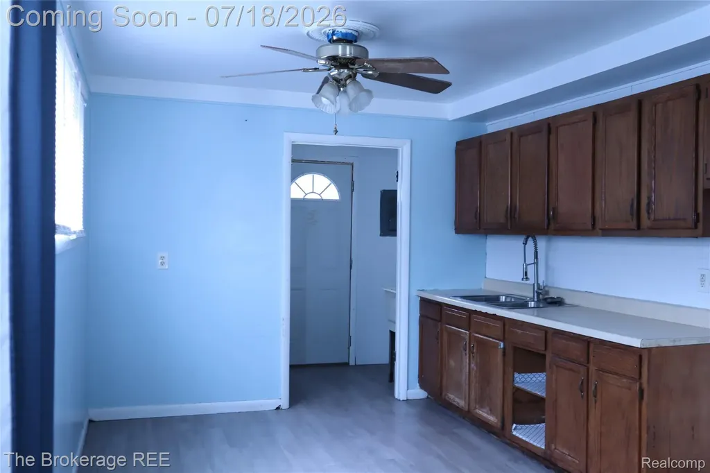 34861 John Street Wayne City MI 48184