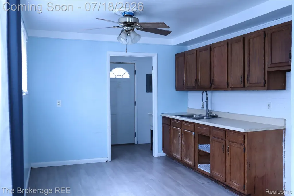 34861 John Street Wayne City MI 48184