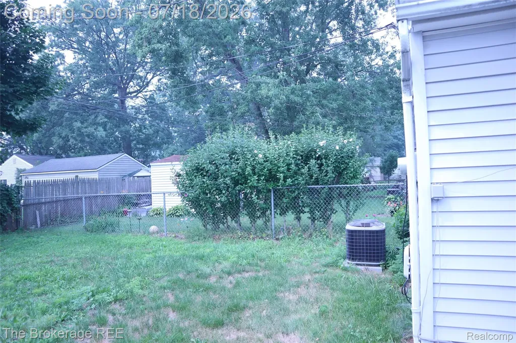34861 John Street Wayne City MI 48184
