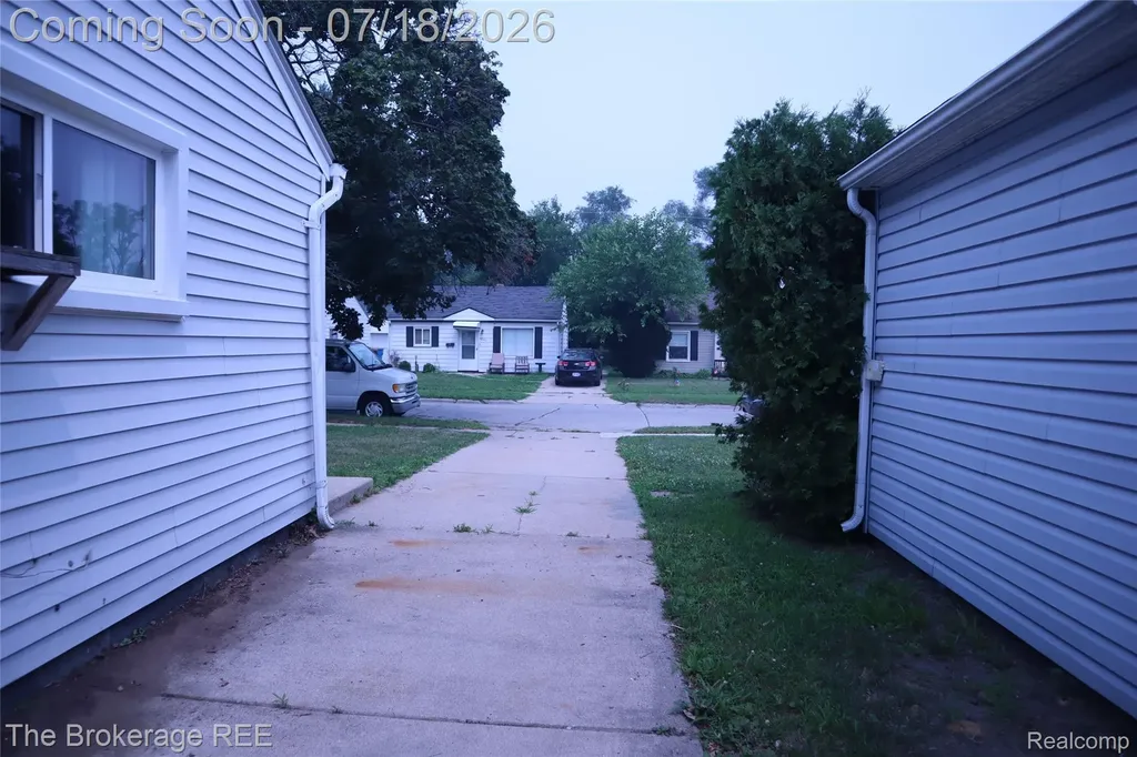 34861 John Street Wayne City MI 48184