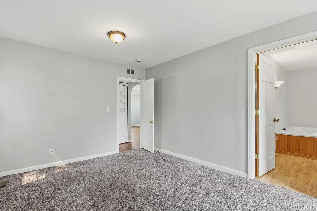 5852 Beech Daly Road Taylor City MI 48180