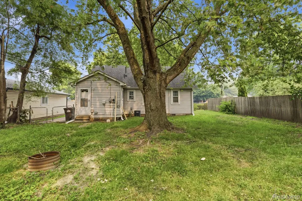 5852 Beech Daly Road Taylor City MI 48180
